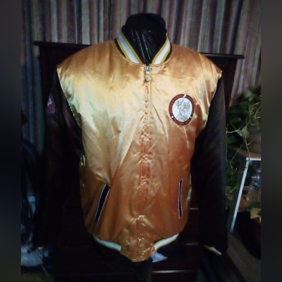 Veezo New York O3 International Players Club Satin Jacket Men's XL Gold NWT - Picture 2 of 15
